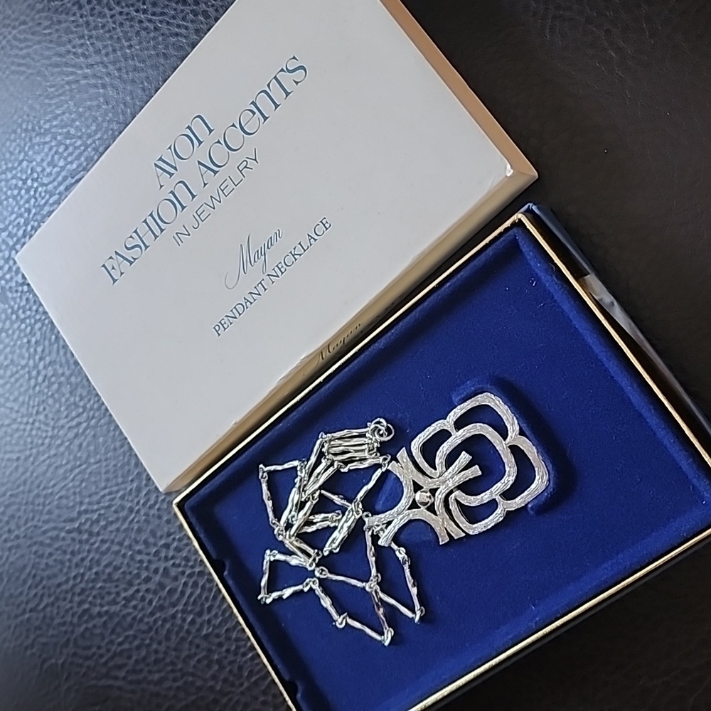 VTG Avon Mayan necklace- NOS